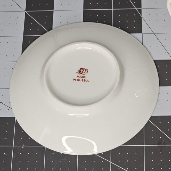 VTG Lomonosov White Heavily Gold Gilded porcelain coffee/tea Cup Saucer Set - Picture 4 of 9